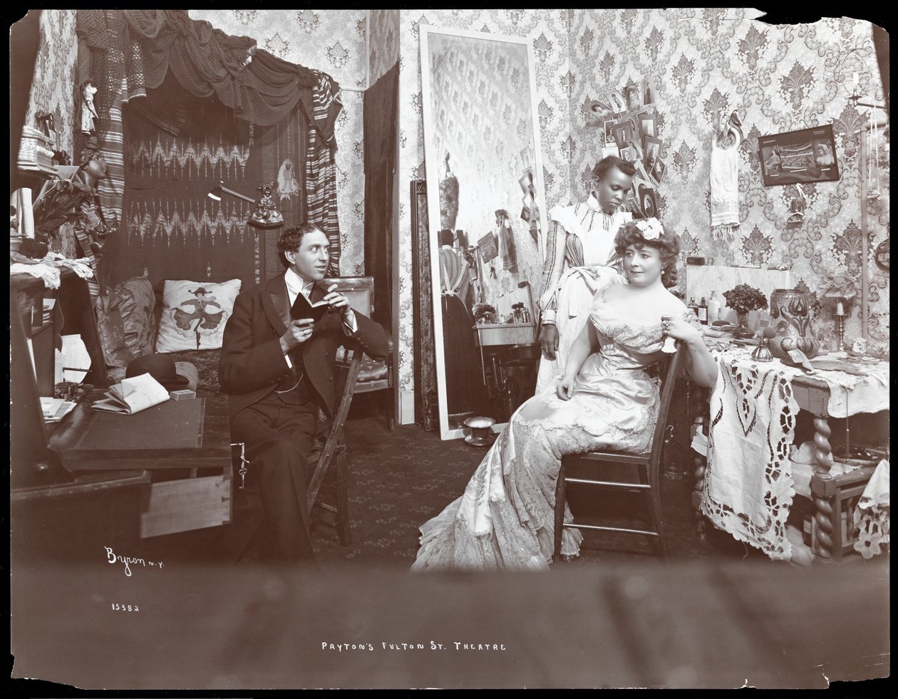 Corse Payton og hustru i hans Fulton Street Theatre, New York, 1903 (sølvgelatineprint) af Byron Company