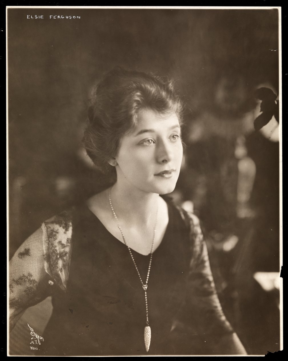 Portræt af Elsie Ferguson, ca. 1914 (sølv gelatinetryk) af Byron Company