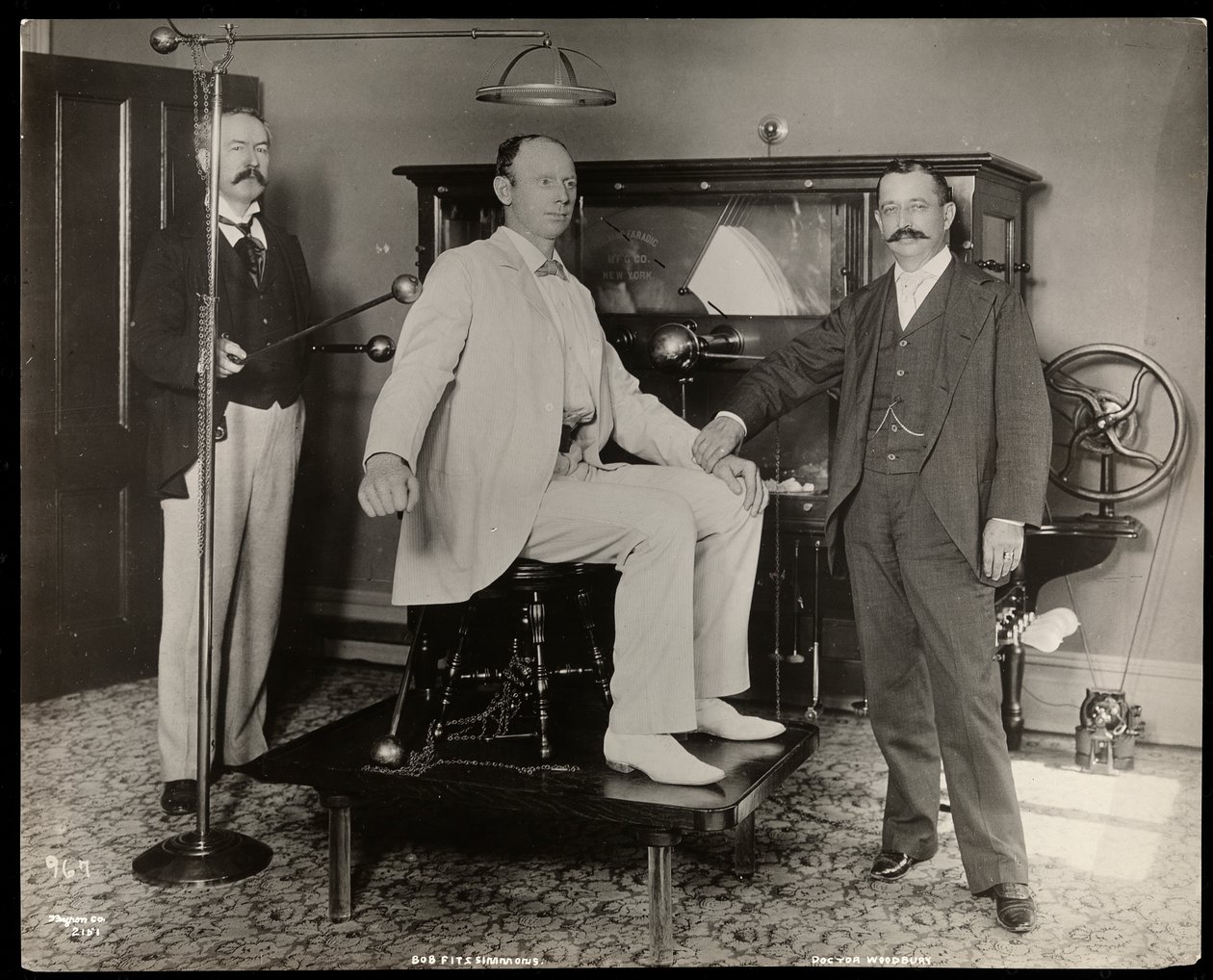 Prizefighter Robert Prometheus Fitzsimmons på Dr. Woodburys kontor i New York, 1895 (sølv gelatinetryk) af Byron Company