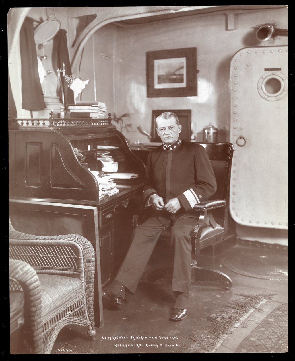Kontreadmiral Robley Dunglison Evans ombord på U.S.S. Maine, 1906 (sølv gelatinetryk) af Byron Company