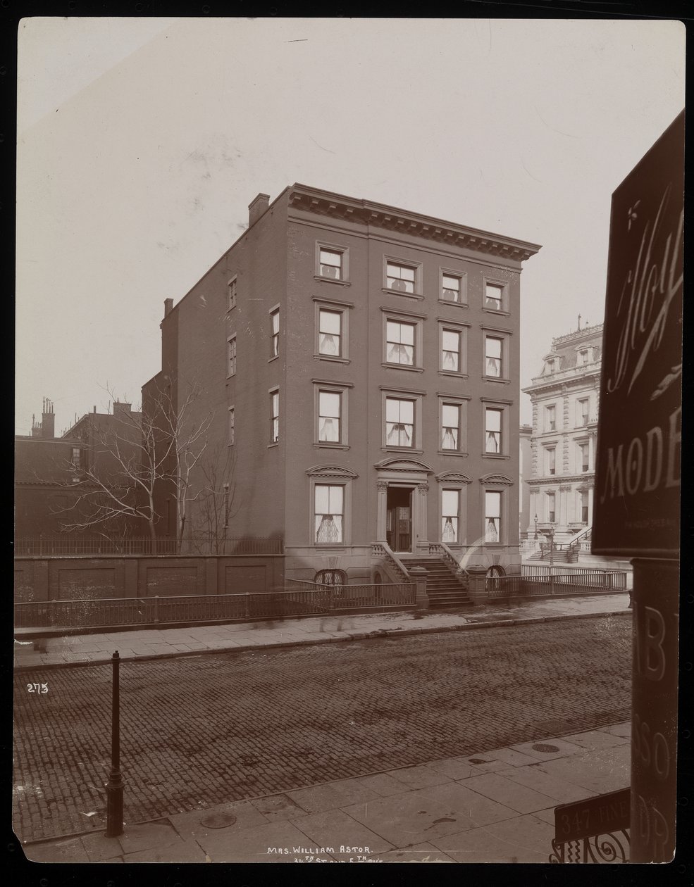 The Mrs. William Astor-residens, 5th Avenue og 34th Street, New York, 1894 (sølv gelatinetryk) af Byron Company