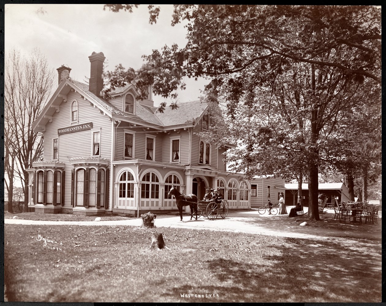 The Woodmasten Inn, Westchester, New York, 1901 (sølv gelatinetryk) af Byron Company