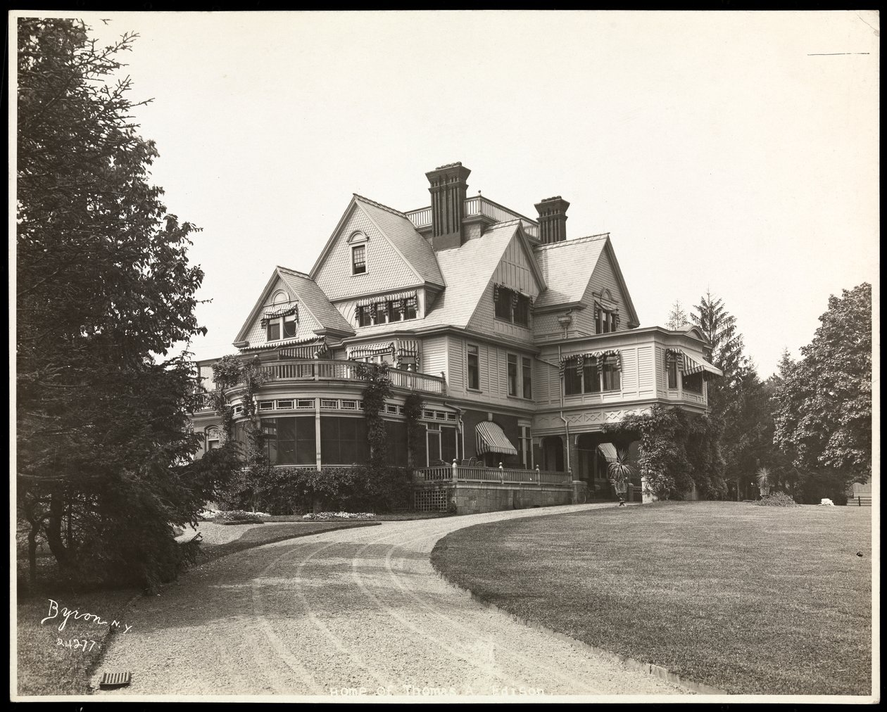 Thomas Edisons hjem, 1920 (sølv gelatinetryk) af Byron Company