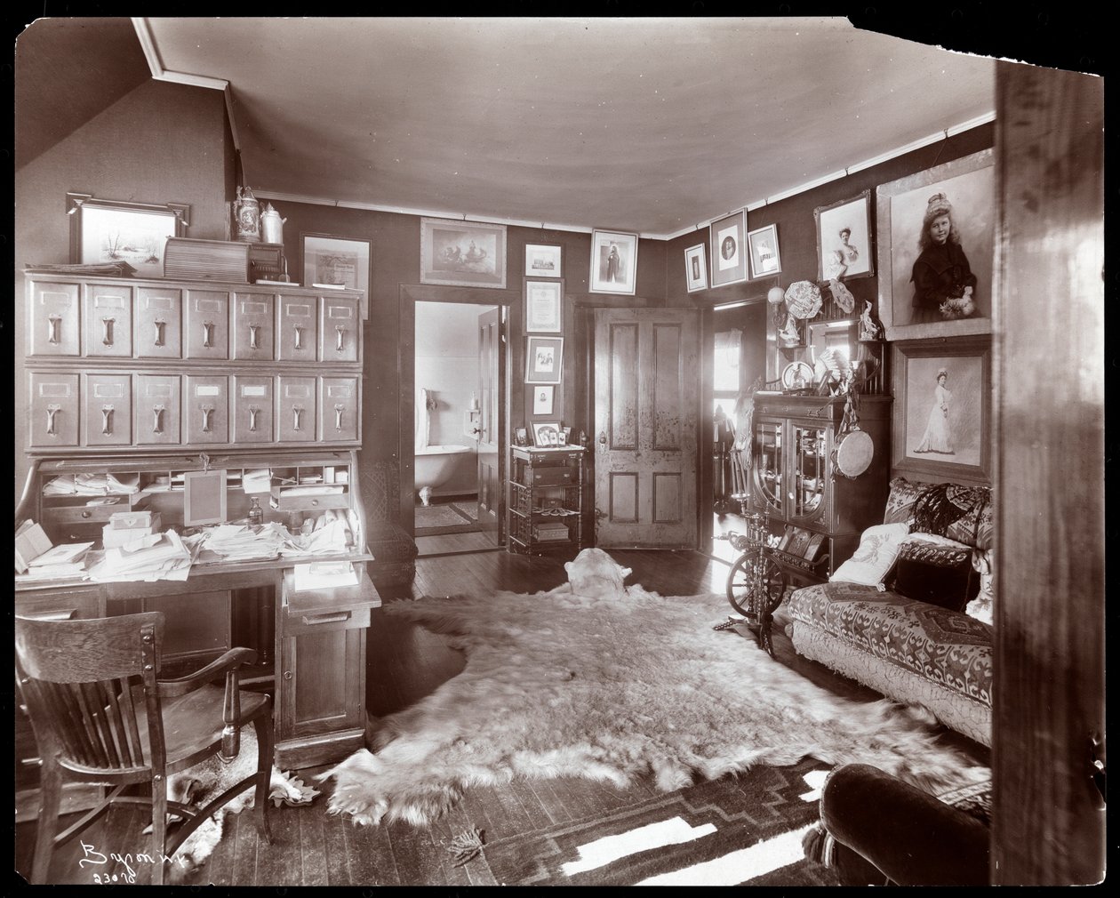 Kontoret i Madame Schumann-Heinks bolig, 1906 (sølvgelatineprint) af Byron Company