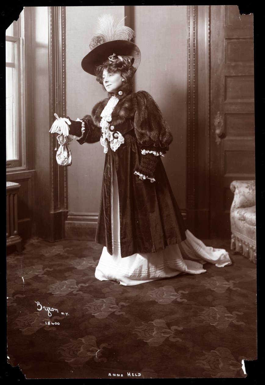 Anna Held, 1904 (sølv gelatinetryk) af Byron Company