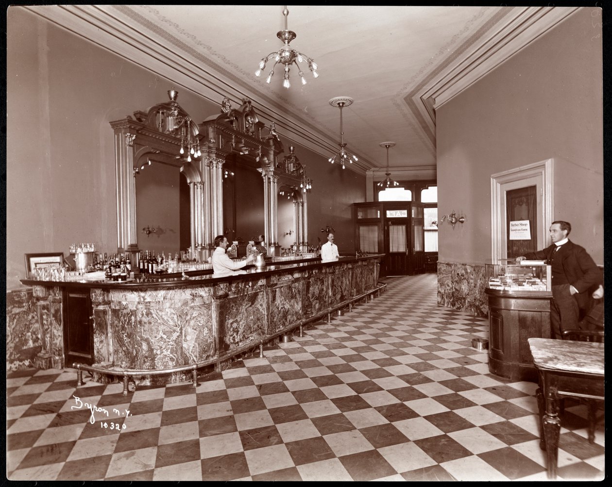 Bar på Gilsey House, Broadway og 29th Street, New York, 1900 eller 1901 (sølv gelatinetryk) af Byron Company