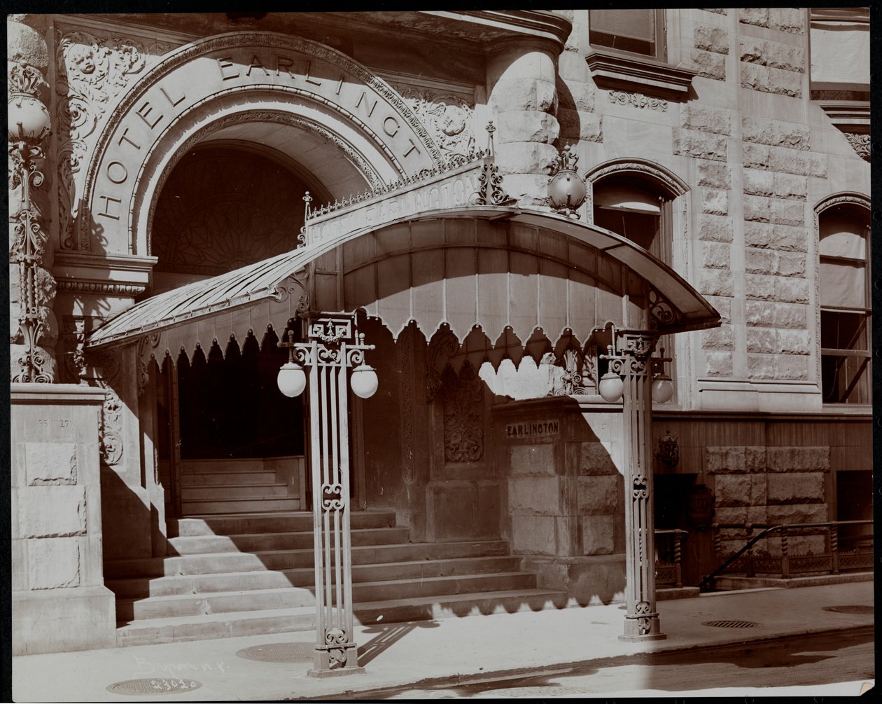Indgangen til Hotel Earlington, 55 West 27th Street, New York, 1906 (sølv gelatinetryk) af Byron Company