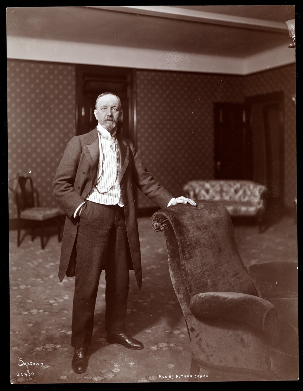 Henry Arthur Jones, 1905 (sølvgelatineprint) af Byron Company