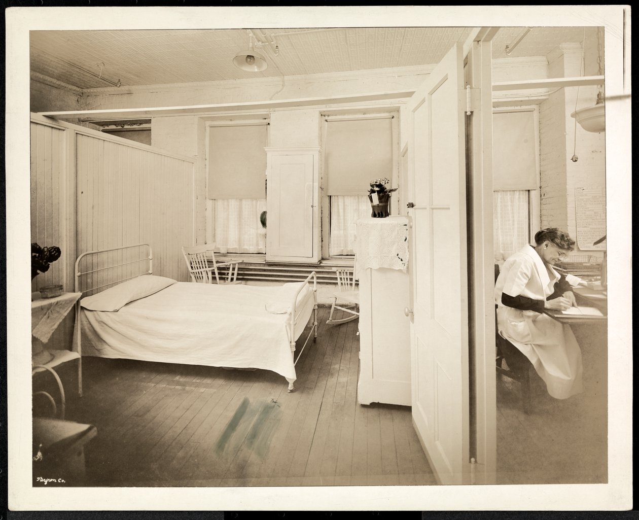 Hospitalsstue, 1928 (sølv gelatinetryk) af Byron Company
