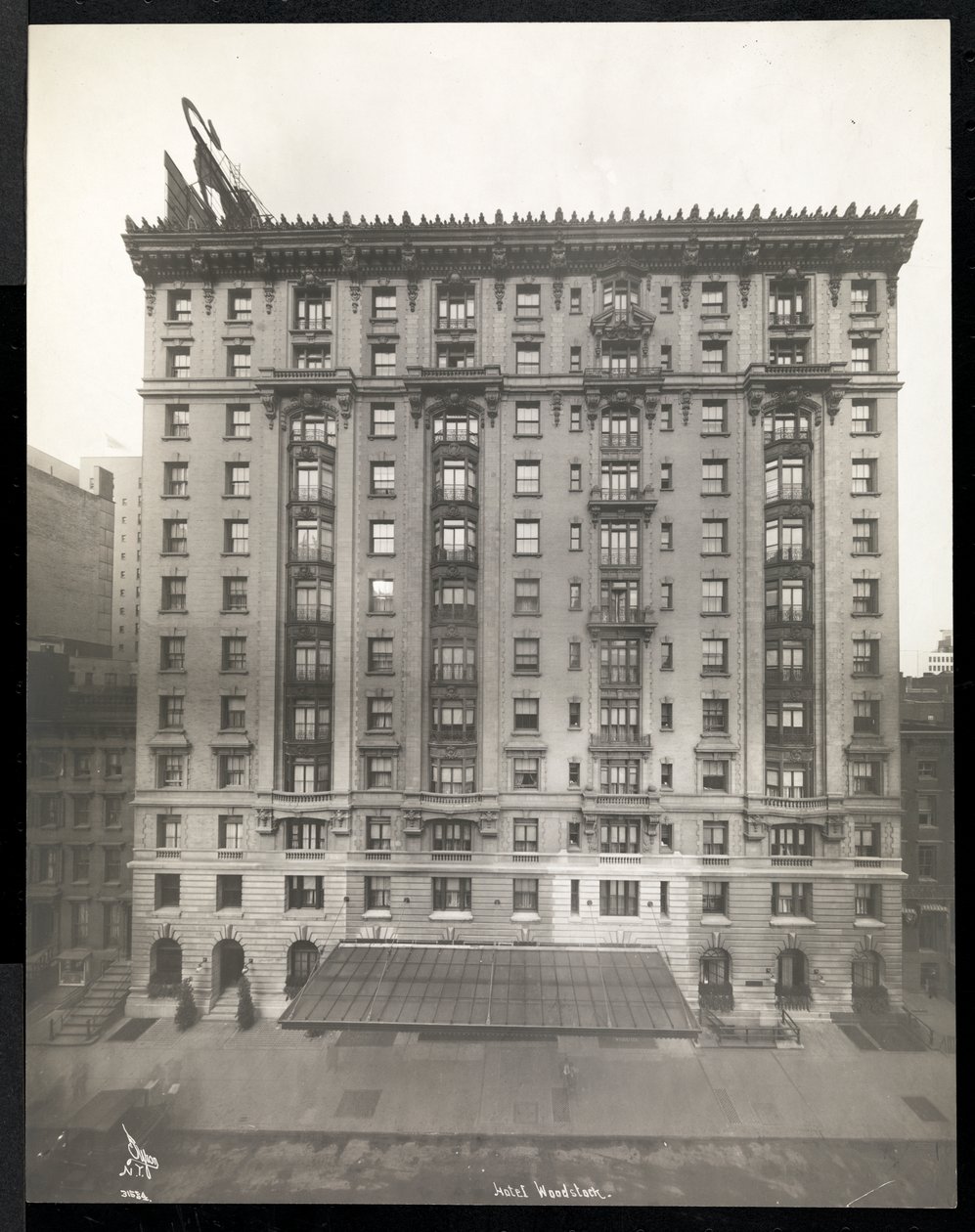 Hotel Woodstock på 127 West 43rd Street, New York, 1911 eller 1912 (sølvgelatineprint) af Byron Company