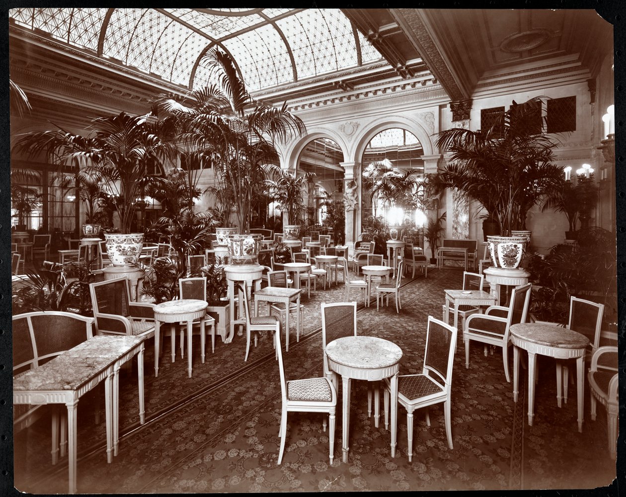 Lounge på Plaza Hotel, ca. 1907 (sølv gelatinetryk) af Byron Company