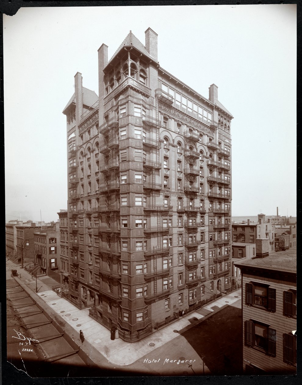 Hotel Margaret, Brooklyn, 1907 (sølvgelatineprint) af Byron Company