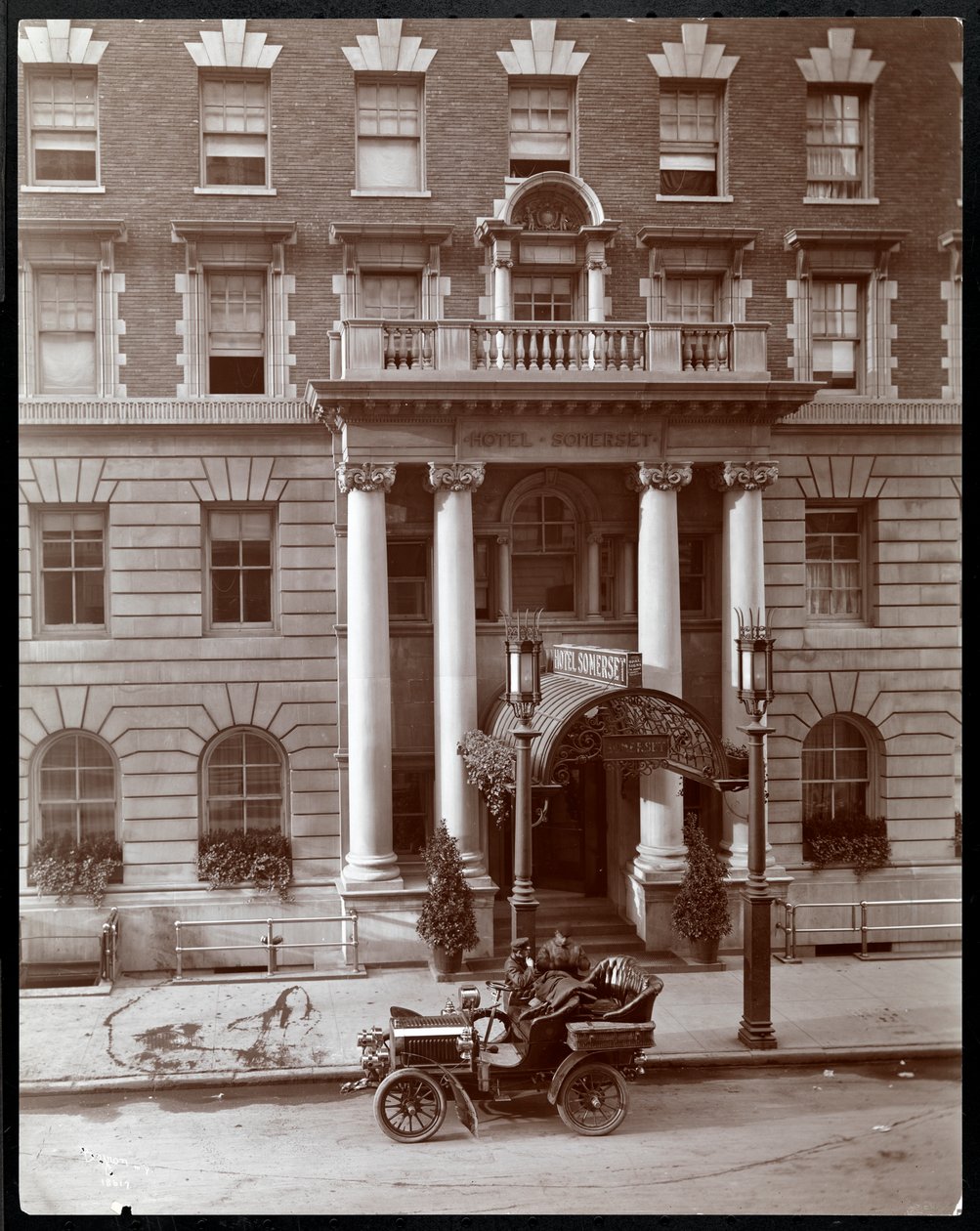 The Hotel Somerset, 150 West 47th Street, New York, 1904 (sølv gelatinetryk) af Byron Company