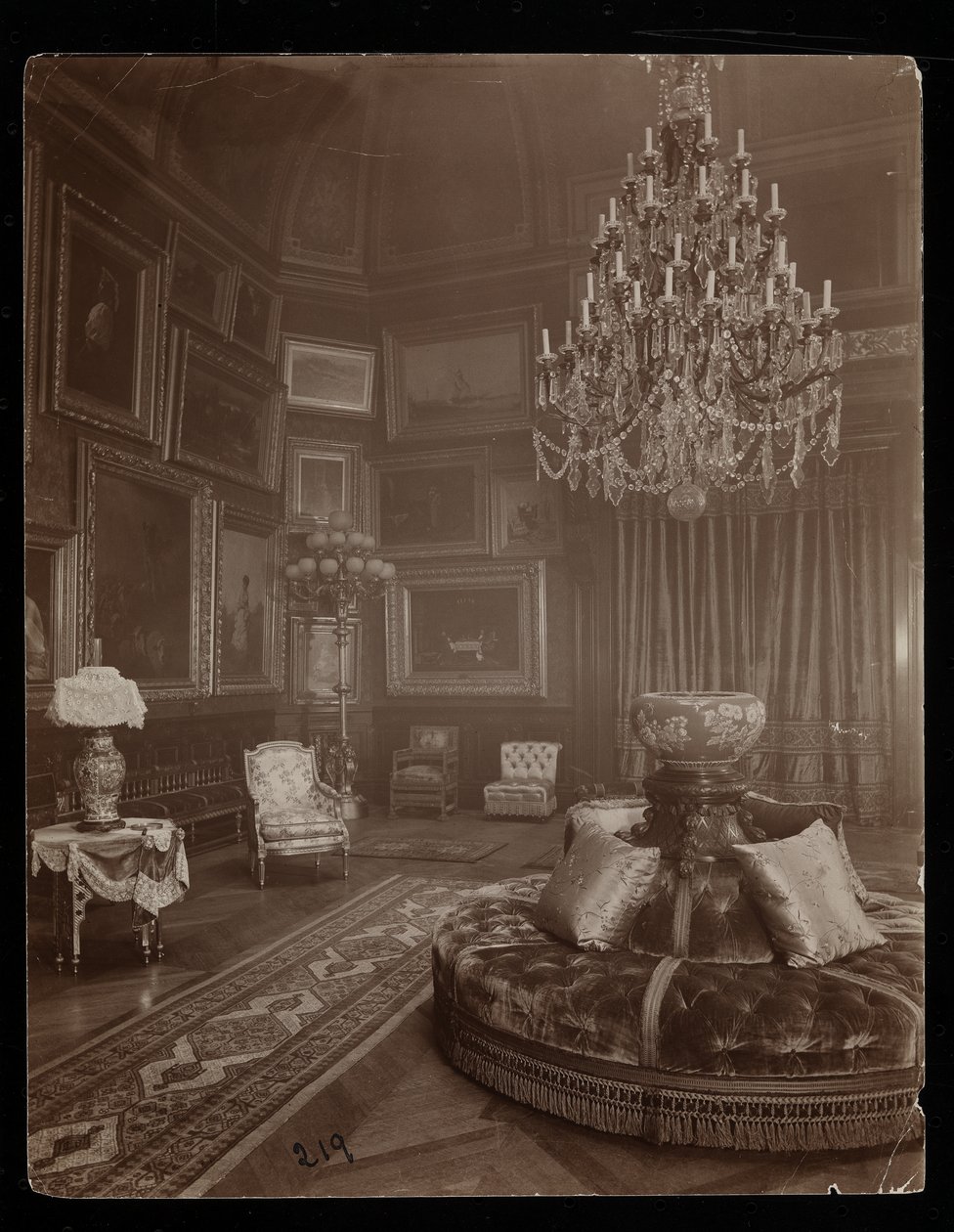 Mrs. William Astor-residensen, 5th Avenue og 34th Street, New York, 1894 (sølv gelatinetryk) af Byron Company