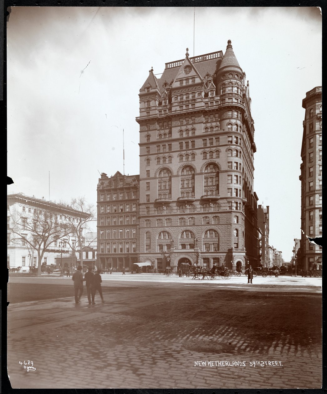 The New Netherland Hotel, 5th Avenue og 59th Street, New York, 1898 (sølv gelatinetryk) af Byron Company