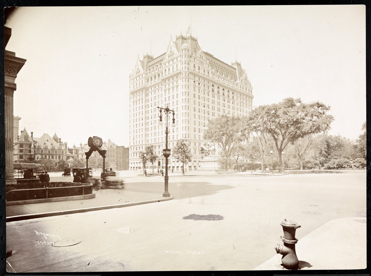 The Plaza Hotel, 5th Avenue og 59th Street, New York, 1907 (sølv gelatinetryk) af Byron Company