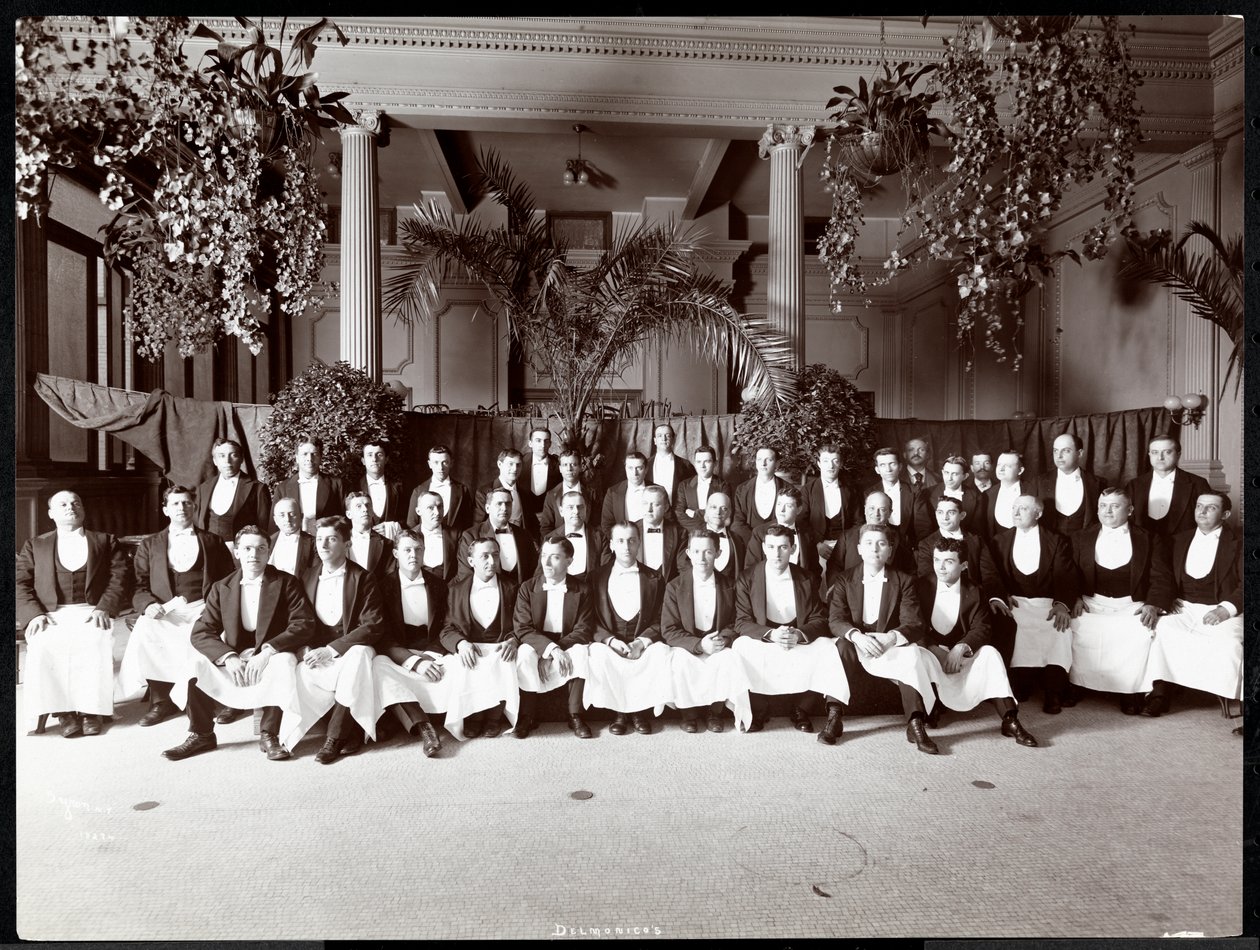 Tjenere på Hotel Delmonico, 1902 (sølvgelatineprint) af Byron Company