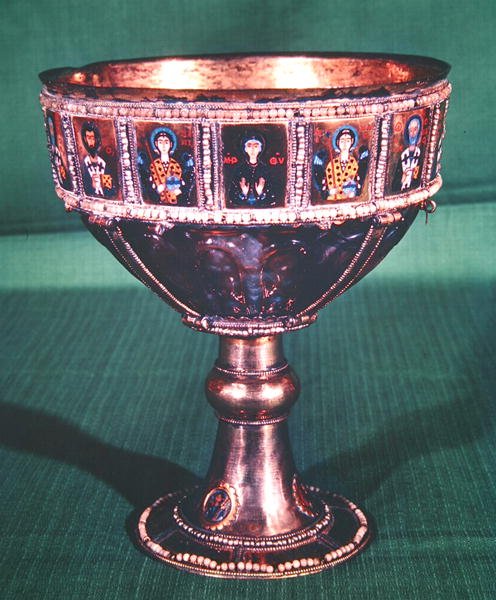Kalk af kejser Romanos II (940-963) c.960 (sardonyx, forgyldt sølv, cloisonne-emalje og perle) (se også 230930) af Byzantine