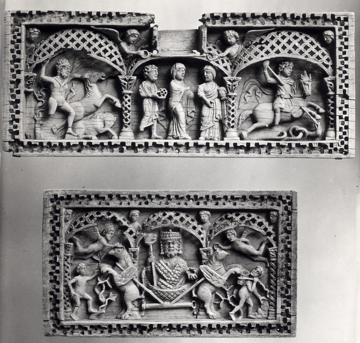 To plaketter fra en kiste (se også 280124) af Byzantine