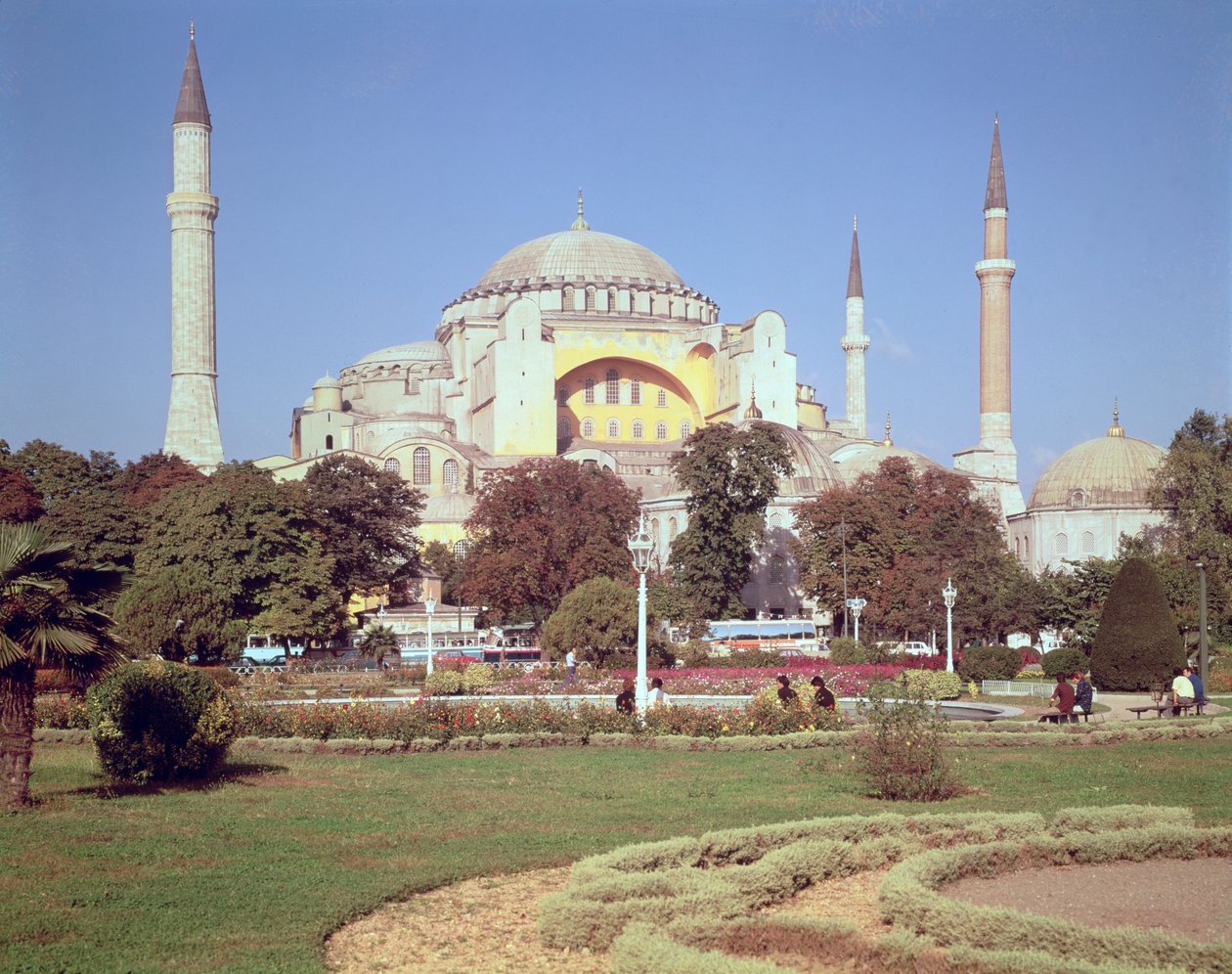Udefra, bygget 532-37 e.Kr af Byzantine School