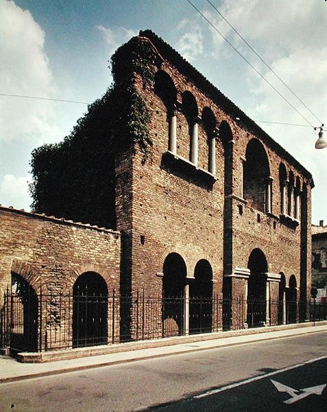 Facaden af ​​Theodoric Palace af Byzantine School