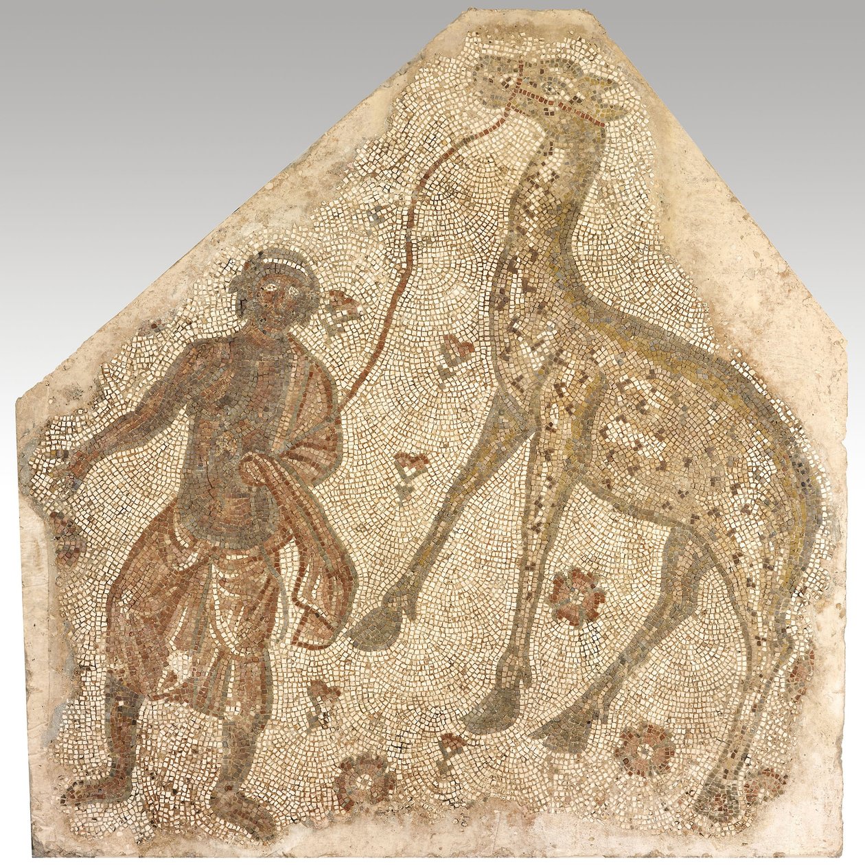 Mosaikfragment med mand, der fører en giraf, 401-500 e.Kr. (sten i mørtel) af Byzantine