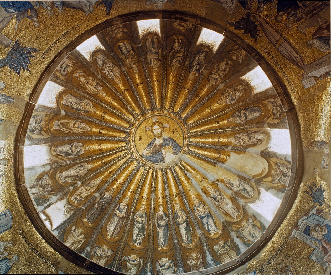 Tyrkiet, Istanbul, St. Frelsers Kirke i Chora (Hellig Frelser-in-Chora) (Kariye Camii). Sydkuppelen af narthexen med Kristus i midten. Byzantinsk kunst realiseret mellem 1315 og 1321. af Byzantine