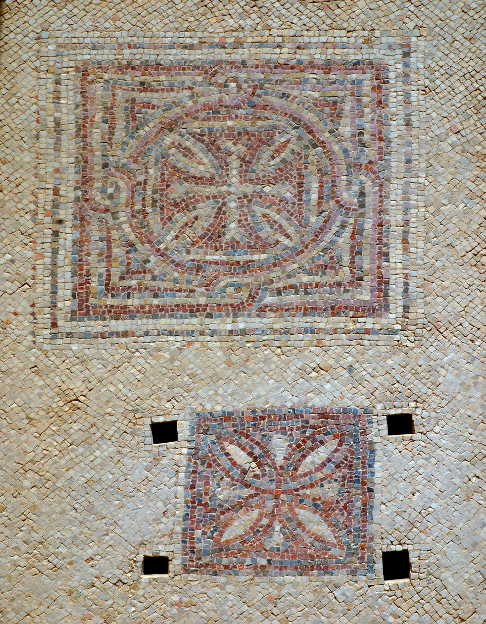 Detalje af kors fra mosaikgulvet i den byzantinske kirke i Shoham, Israel, ca. 5. århundrede e.Kr. (mosaik) af Byzantine Byzantine