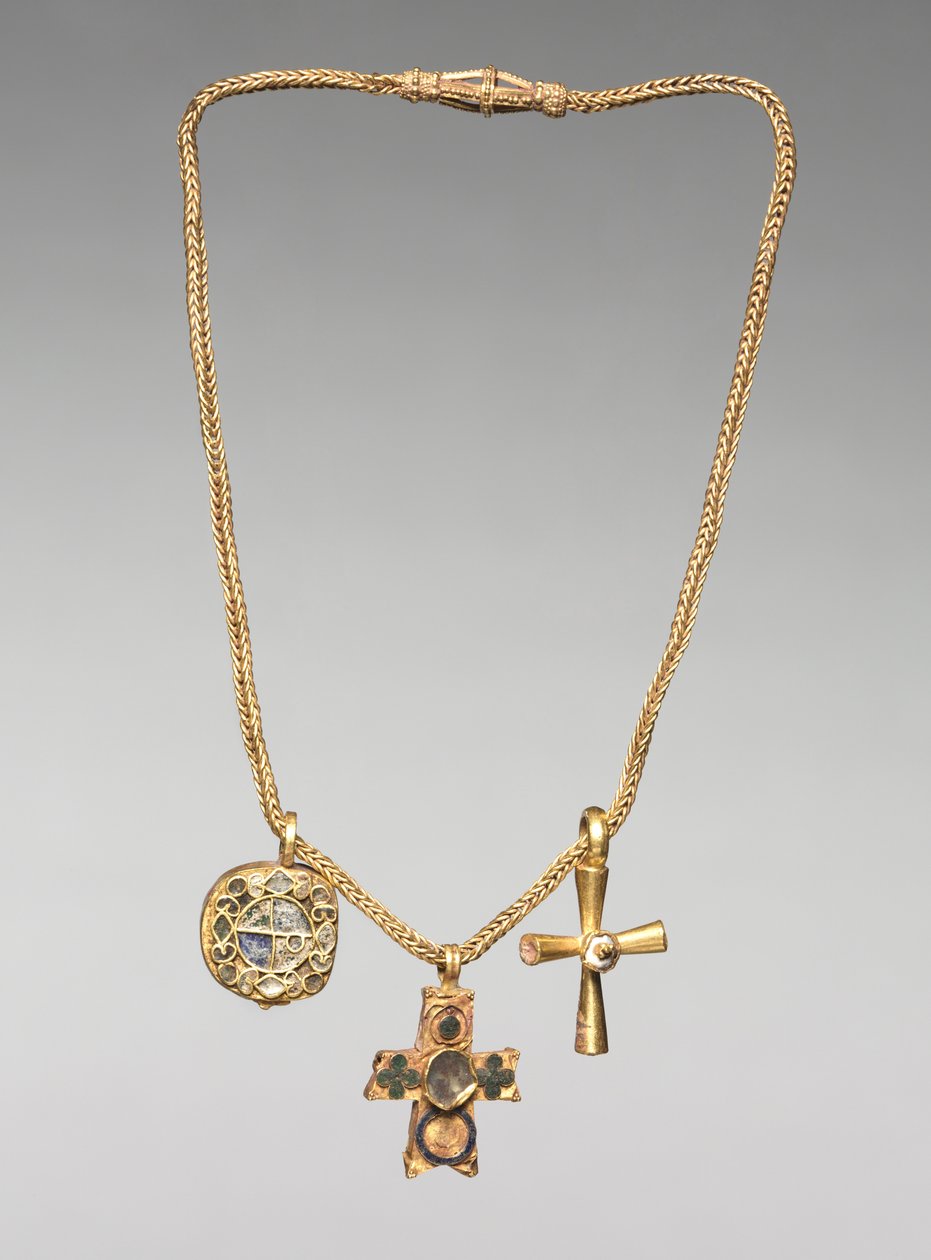 Kæde med vedhæng og to kors, begyndelsen af 500-tallet (guld med emalje og glas) af Byzantine School