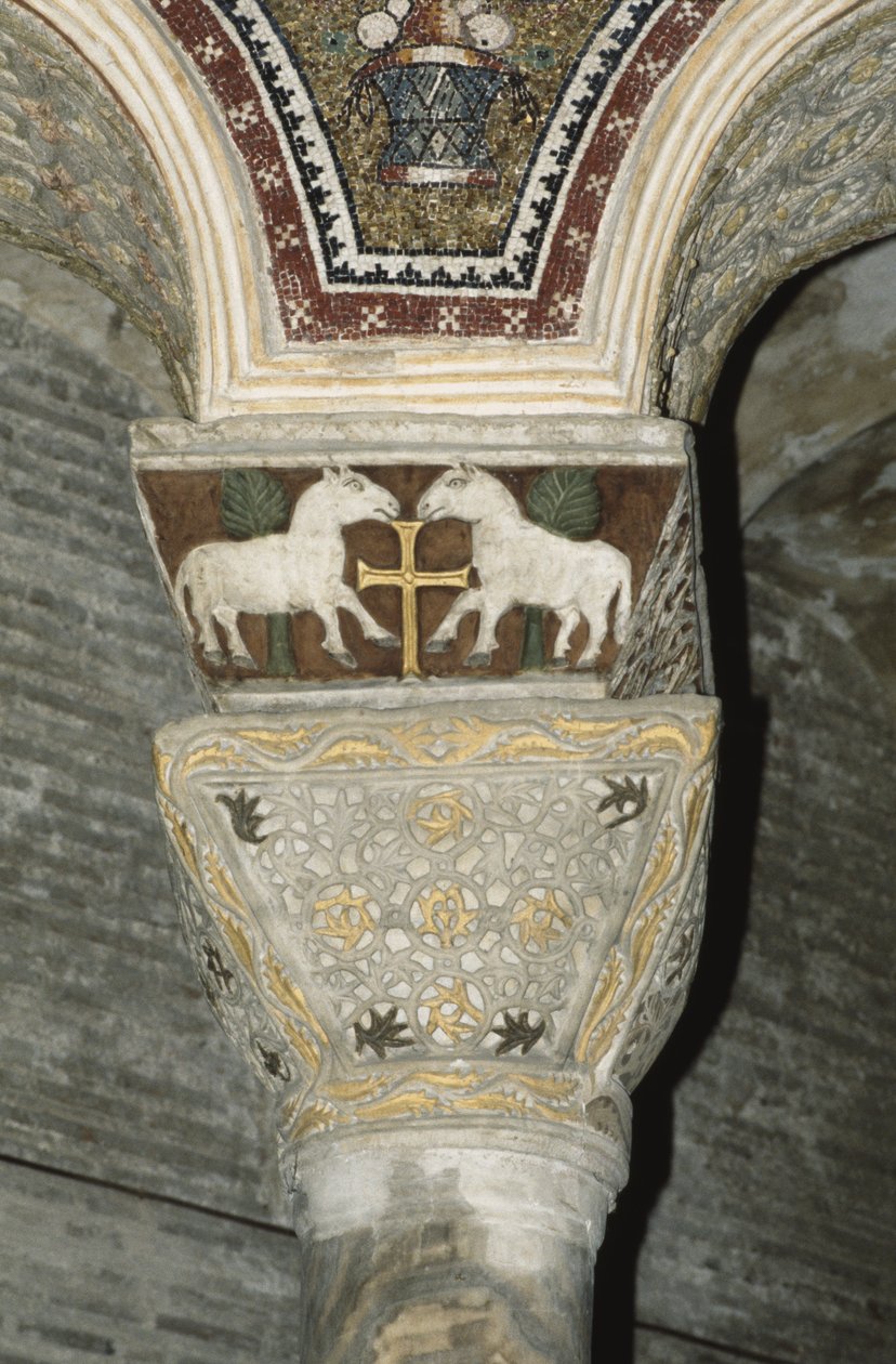 Dekoreret hovedstad fra det indre af Byzantine School