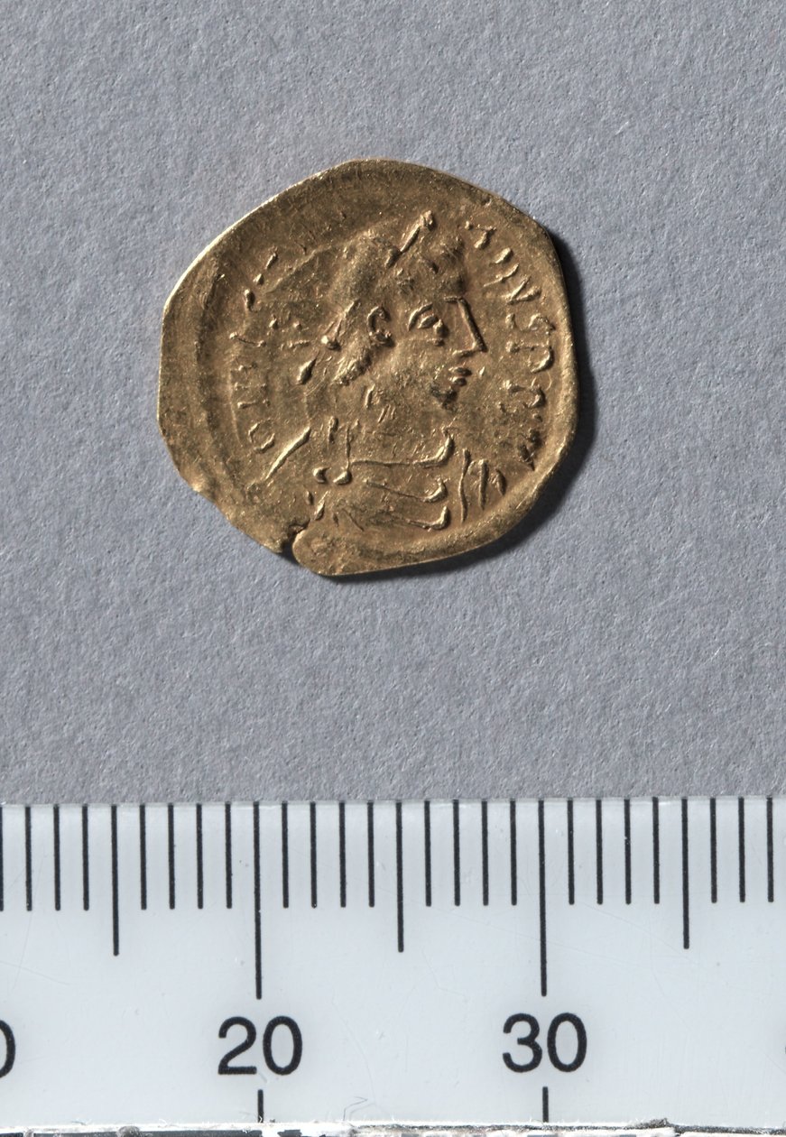 Half Tremissis of Justinian I, Constantinople, 527-565 (gold) af Byzantine School
