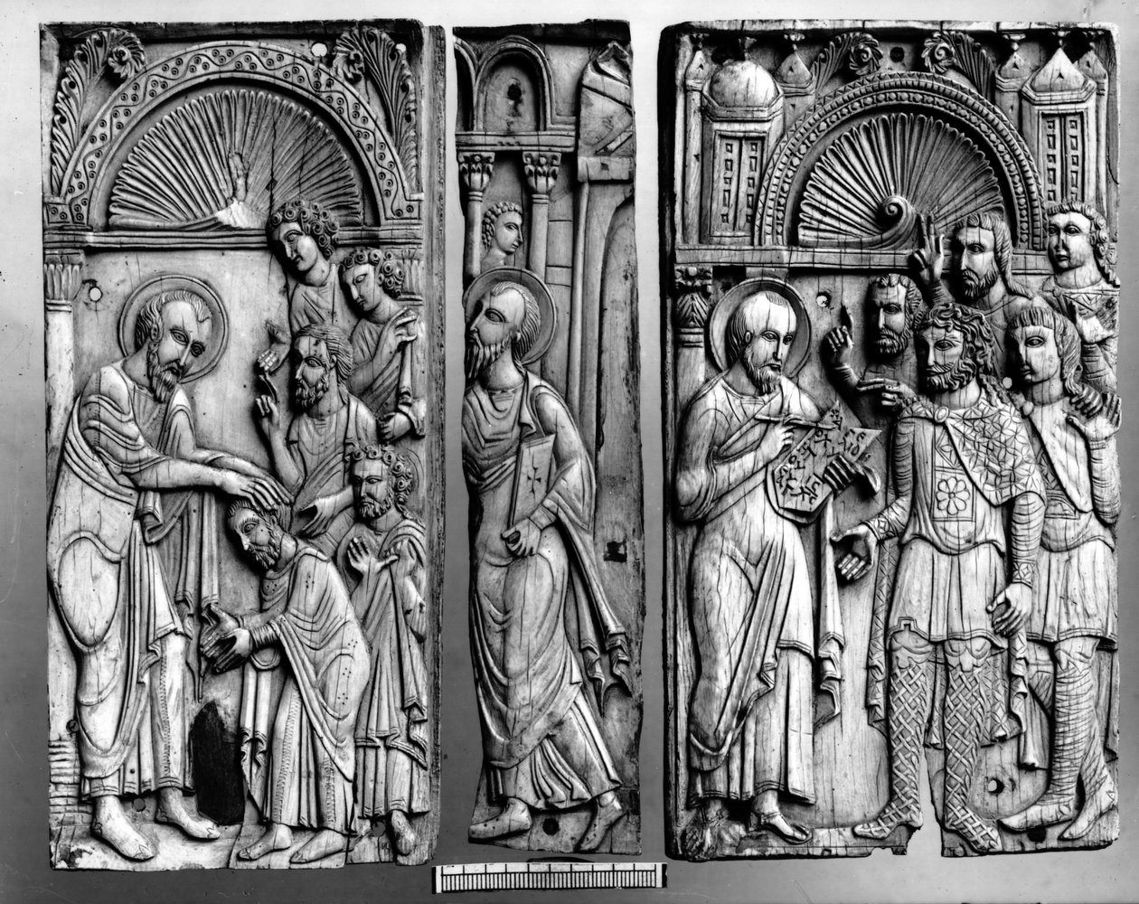 Tre plaques fra tronen siges at være fra Grado, 6.-7. eller 11. århundrede af Byzantine School