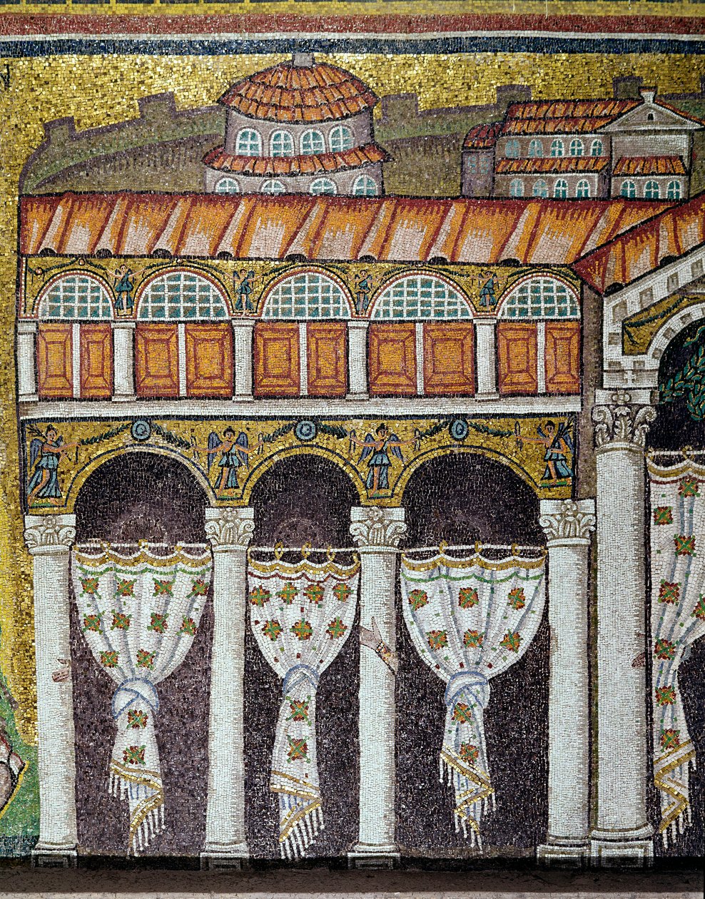 Udsigt over den byzantinske kejser Theodorik den Stores palads. Detalje. Sidemosaik i midterskibet, basilikaen Sant