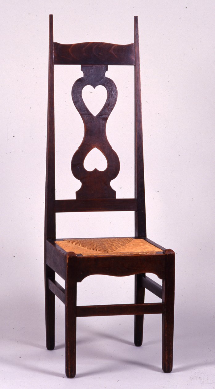 Stol designet af C.F.A. Voysey (1857-1941) i 1898, sandsynligvis lavet af C.H.B. Quennell (1872-1935) (eg) af C.F.A. and Quennell Voysey