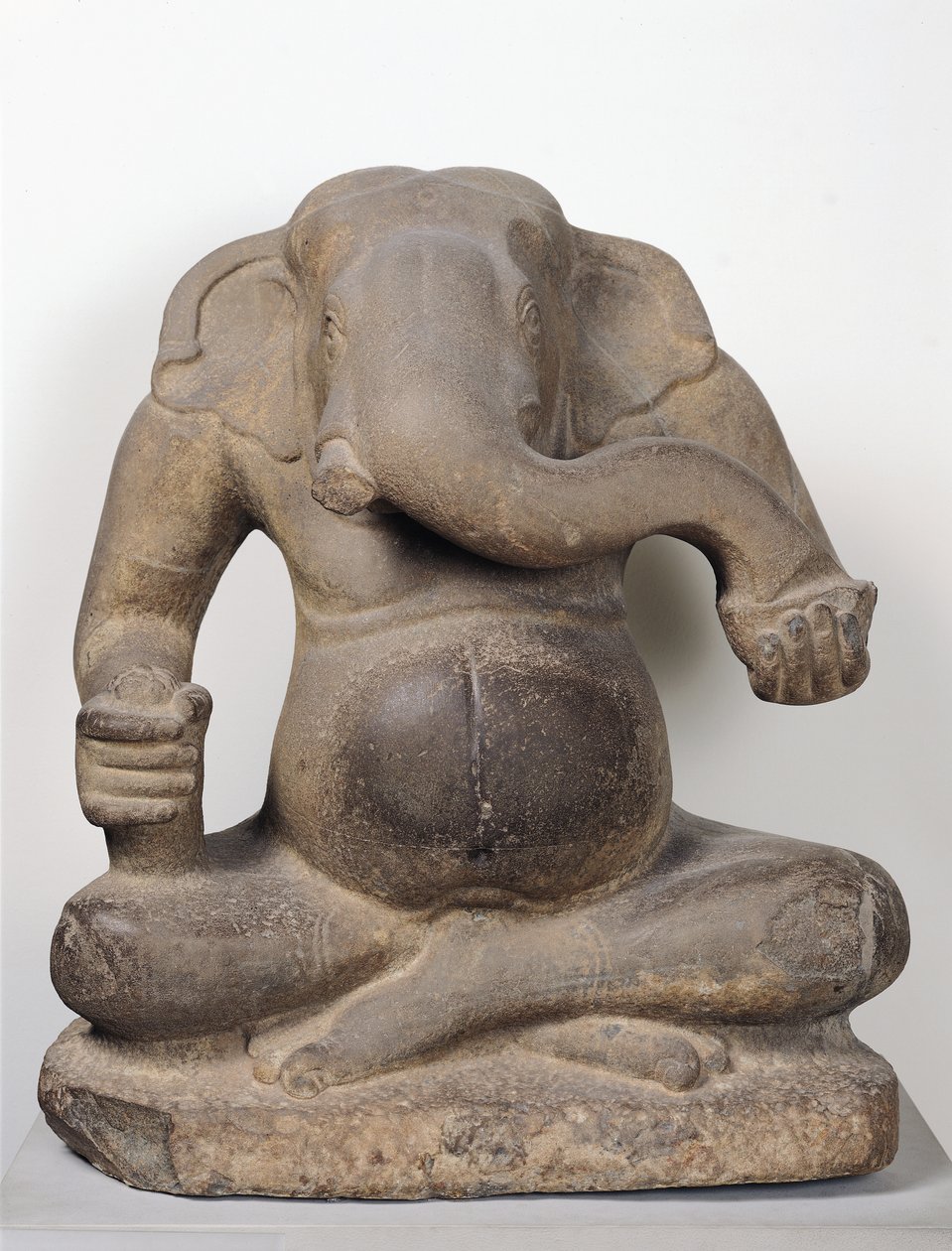 Ganesh, fra Tuol Pheak Kin, Kandal-provinsen, 7.-8. århundrede (sandsten) af Cambodian School
