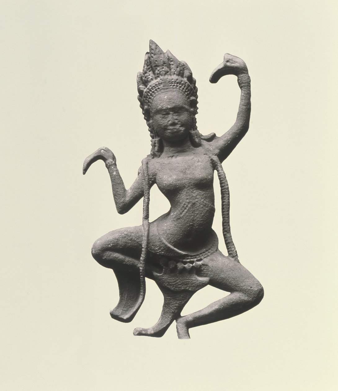 A Dancing Apsaras, detalje fra en frise, slutningen af det 12. - begyndelsen af det 13. århundrede (sten) (detalje med 155540) af Cambodian Cambodian