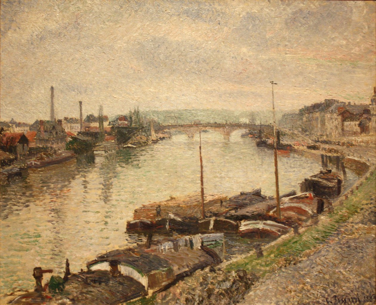 Stenbroen og pramme i Rouen af Camille Jacob Pissarro