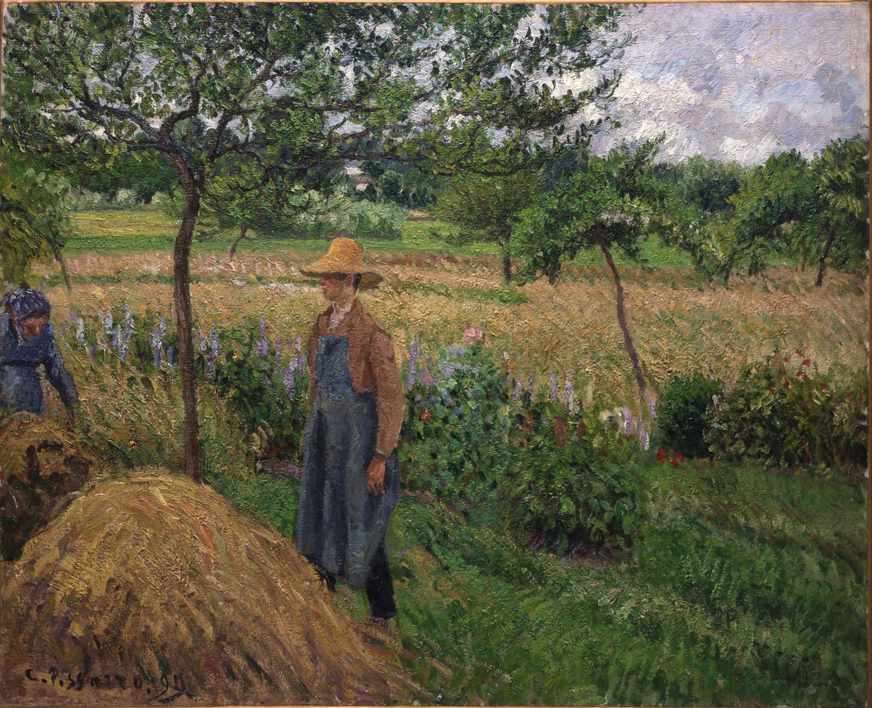 Gartneren står ved en høstak, overskyet himmel, Éragny af Camille Pissarro
