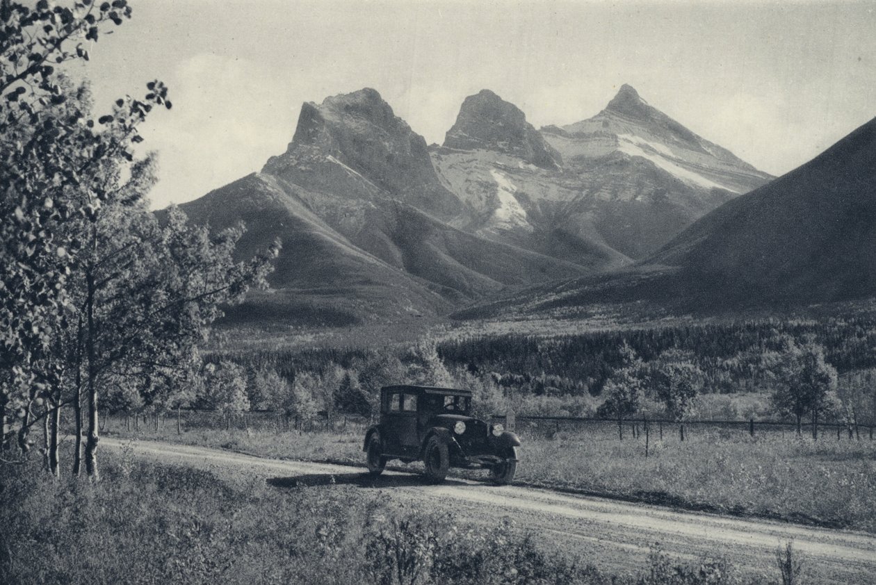 De canadiske Rockies: Three Sisters, Banff (s/h-foto) af Canadian Photographer