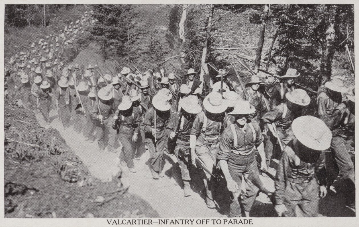 Val Cartier-Infanteriet på vej til parade 1915 (s/h-foto) af Canadian Photographer