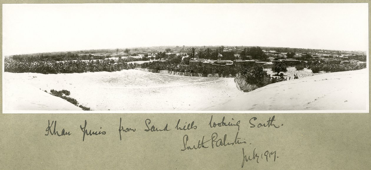 Khan Yunis fra sandhøjene mod syd, Sydpalæstina, juli 1917 af Capt. Arthur Rhodes