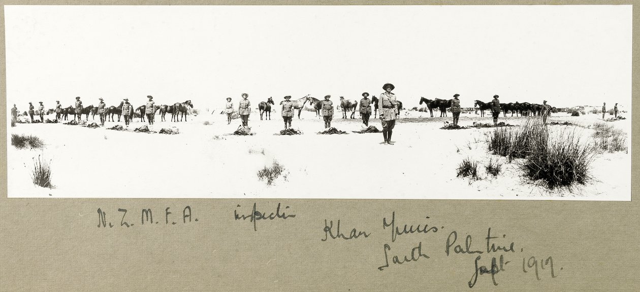 N.Z.M.F.A.-inspektion, Khan Yunis, september 1917 af Capt. Arthur Rhodes