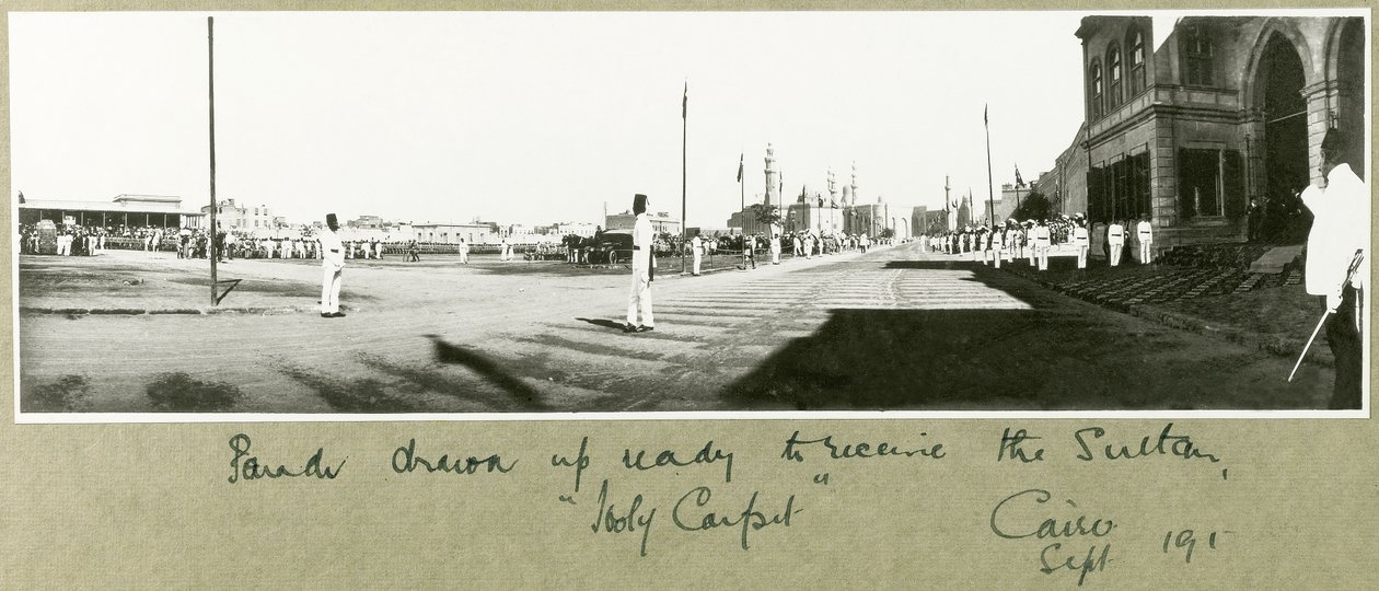 Parade udarbejdet klar til at modtage sultanen, Cairo, september 1917 af Capt. Arthur Rhodes