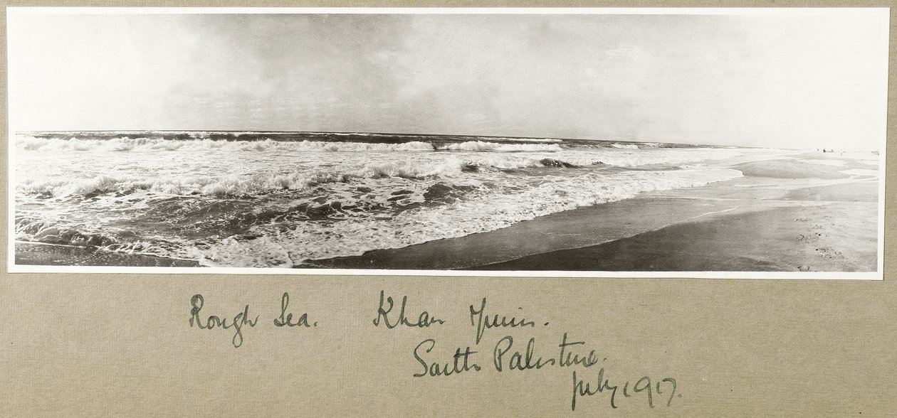 Rough Sea, Khan Yunis, juli 1917 af Capt. Arthur Rhodes