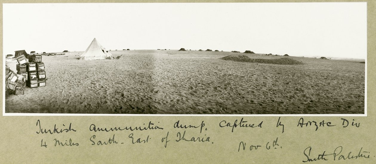 Tyrkisk ammunitionsdump, erobret af ANZAC Division, 4 miles sydøst for Tharia, 6. november 1917 af Capt. Arthur Rhodes