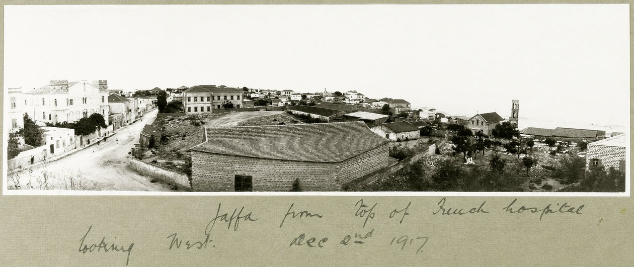 Jaffa fra toppen af det franske hospital ser mod vest, 2. december 1917 af Capt. Arthur Rhodes