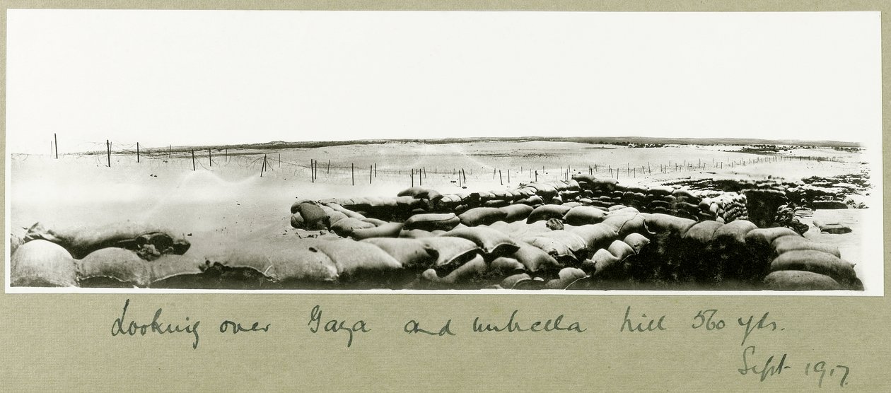 Udsigt over Gaza og Umbrella Hill, september 1917 af Capt. Arthur Rhodes