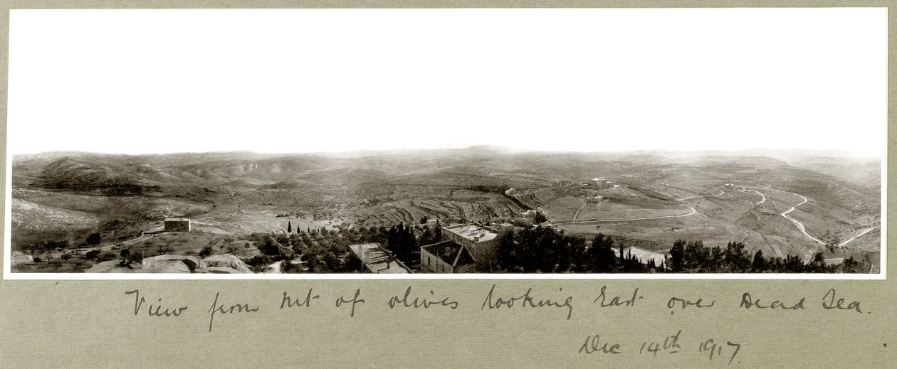 Udsigt fra Oliebjerget ser øst over Det Døde Hav, 14. december 1917 af Capt. Arthur Rhodes