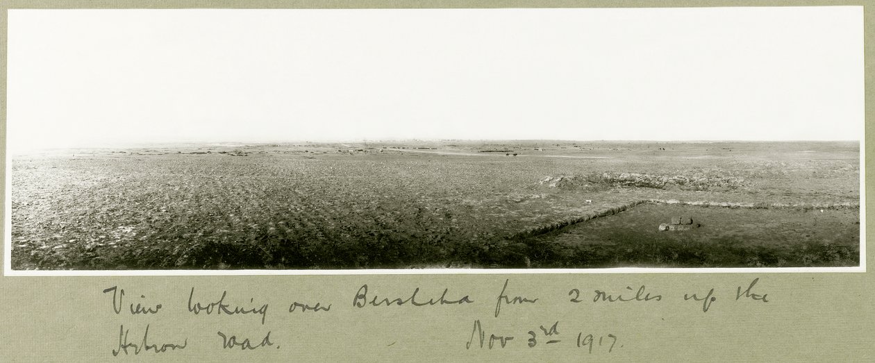 Udsigt over Beersheba fra to miles op Hebron Road, 3. november 1917 af Capt. Arthur Rhodes