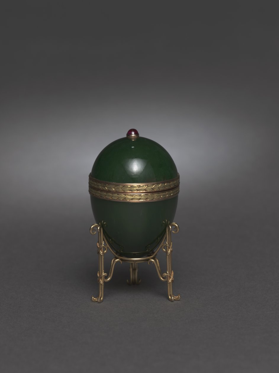 Jadeæg med stativ, efter 1900 af Carl Fabergé